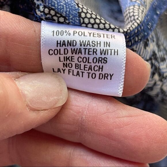 Blue and Green Silky Tank Top with Open Back - XS - Picture 4 of 6